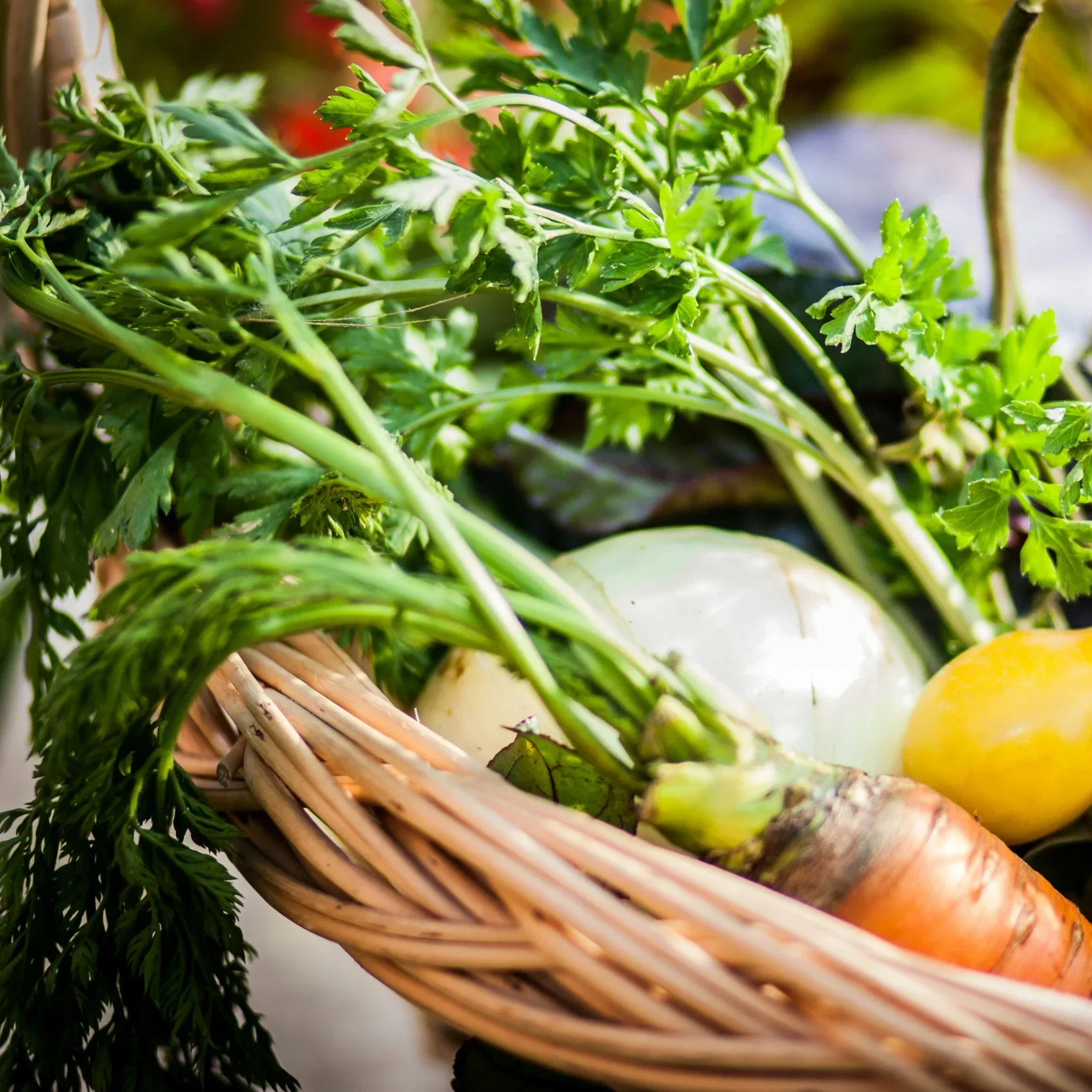 Panier de fruits et légumes de saison
